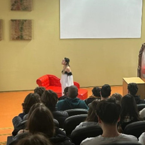 Elevi ai Liceului Tehnologic &quot;Joannes Kajoni&quot; la teatru, prin proiectul &quot;Teatru pentru BAC&quot;