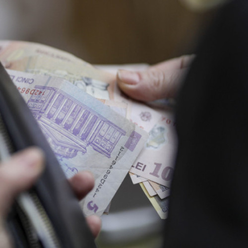 Pensionarii vor primi pensiile cu întârziere în luna mai