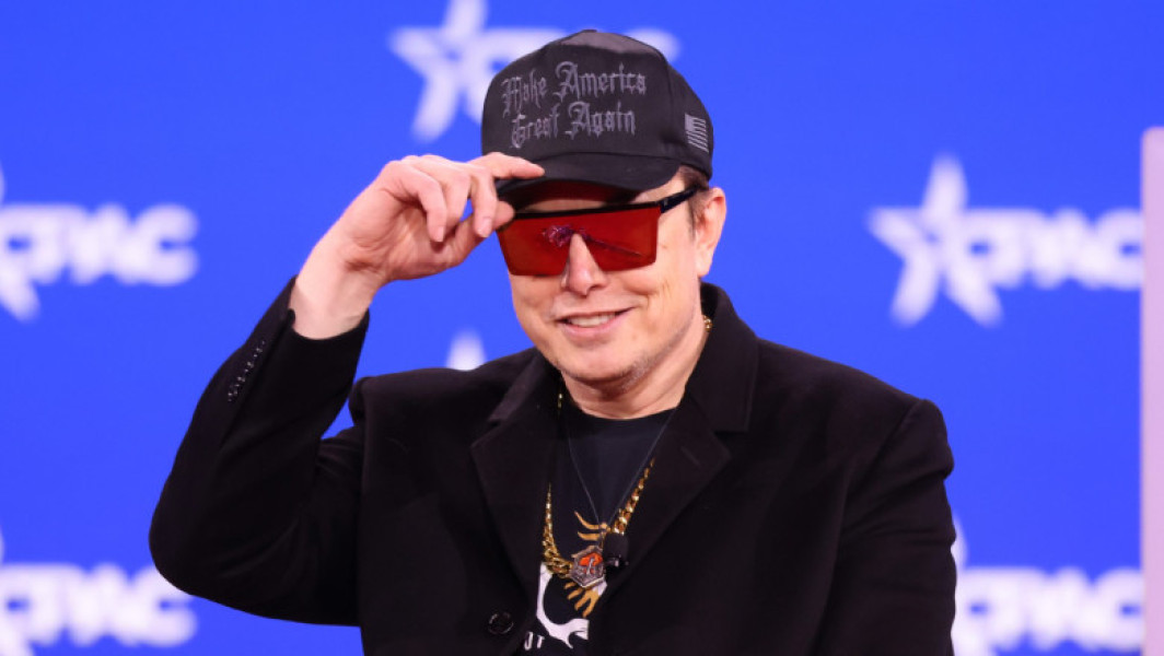 Elon Musk menționat în dosarele legate de Jeffrey Epstein, alături de prințul Andrew