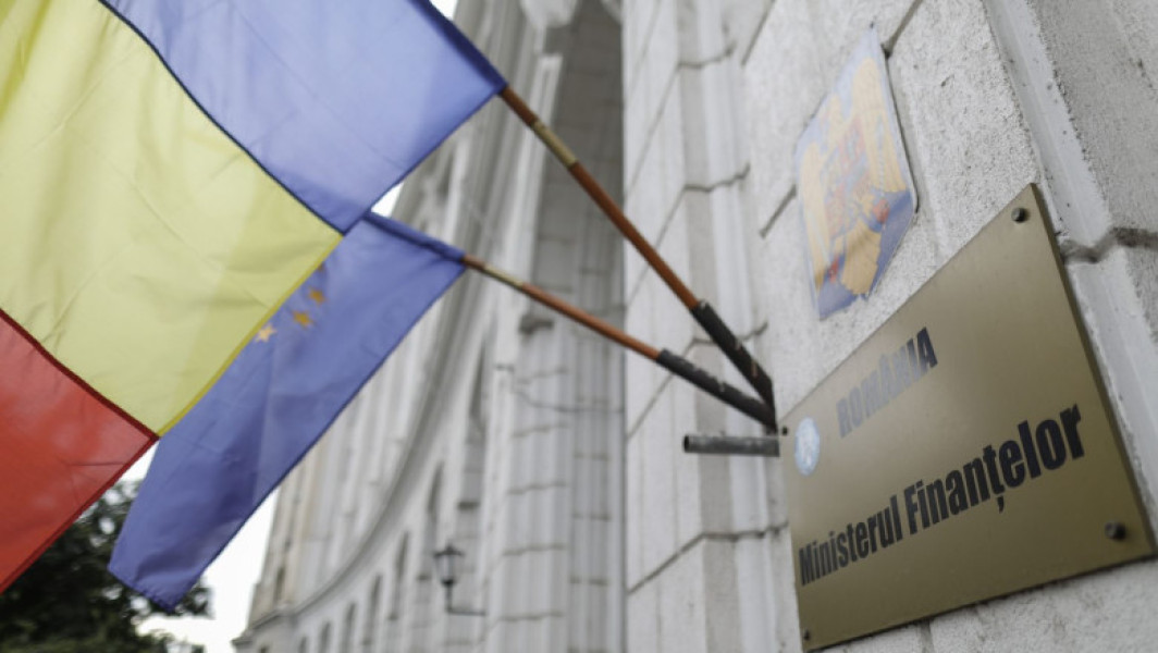 Sindicaliştii din finanţe protestează pentru condiţii mai bune şi digitalizare