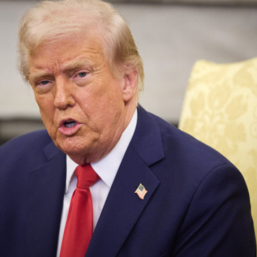 Donald Trump cere concedierea unei foste oficiale Biden angajate de Microsoft