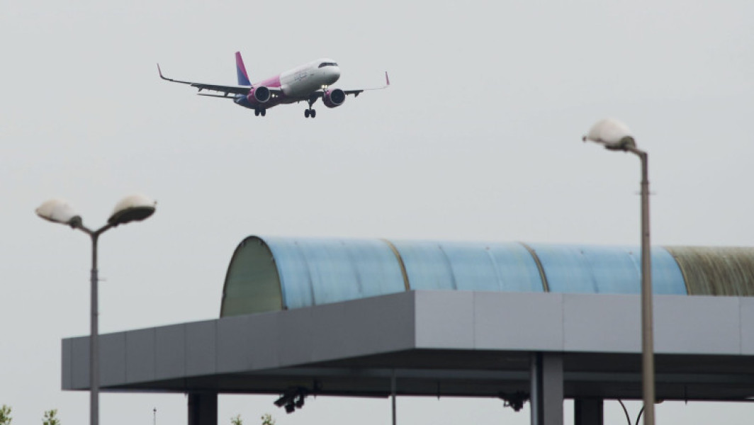 O dronă a fost semnalată lângă pista Aeroportului Henri Coandă din București