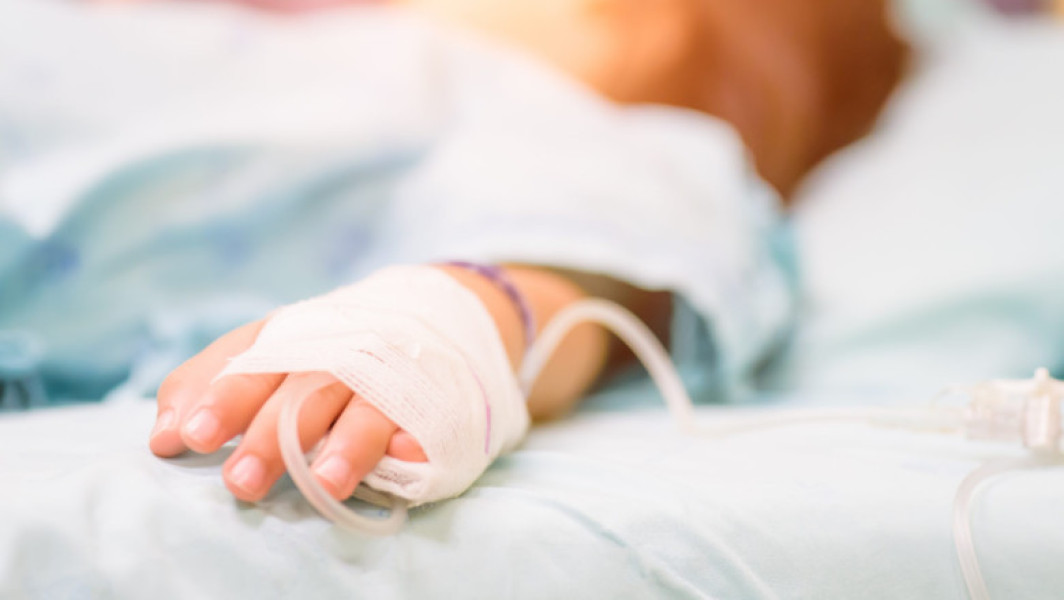 A murit un bebeluş transferat de la spitalul din Iaşi infectat cu aceeaşi bacterie mortală