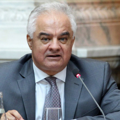 Consilier BNR: instituțiile statului sunt pline de angajați pe criterii politice