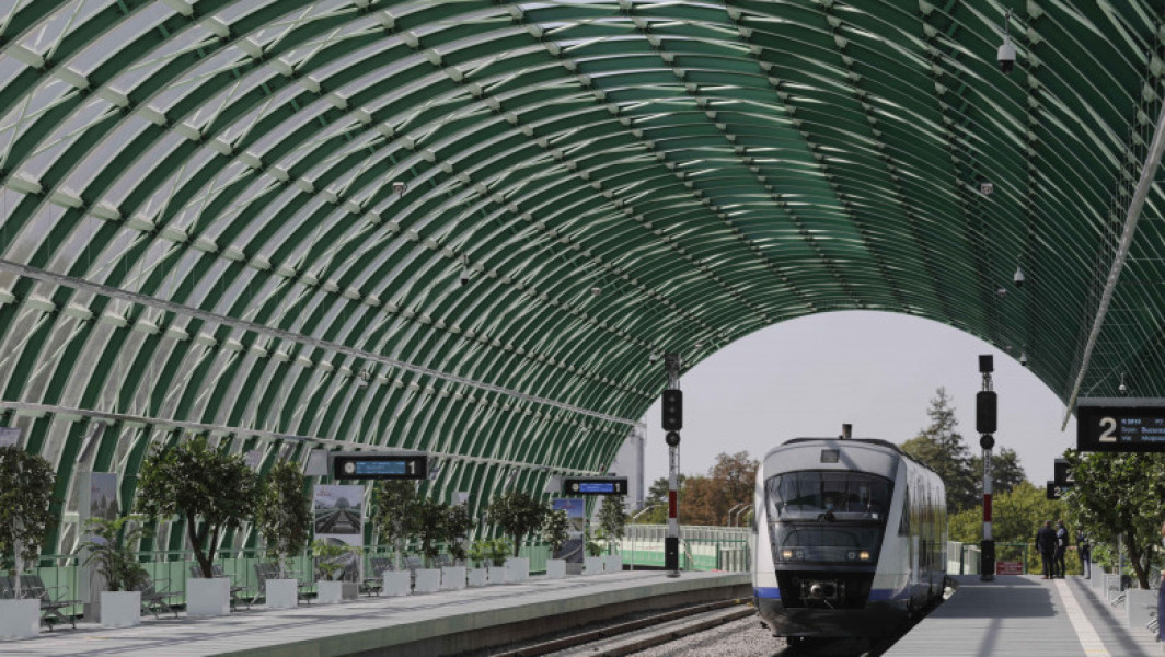 Zece trenuri pe ruta Bucureşti Nord - Aeroport Henri Coandă vor fi suspendate temporar