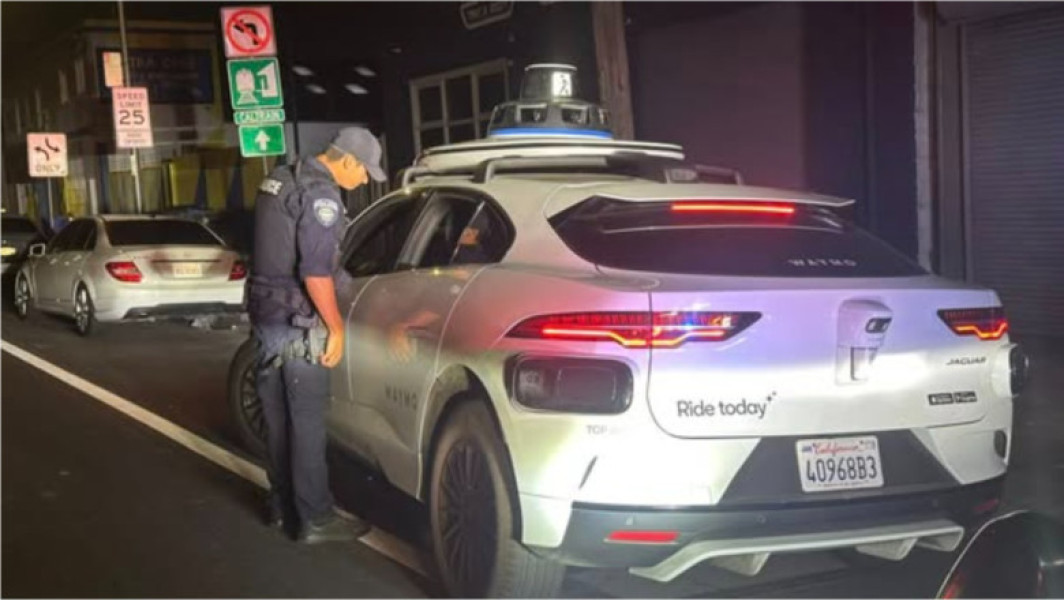 Poliția din California a oprit o mașină autonomă fără șofer după o întoarcere ilegală