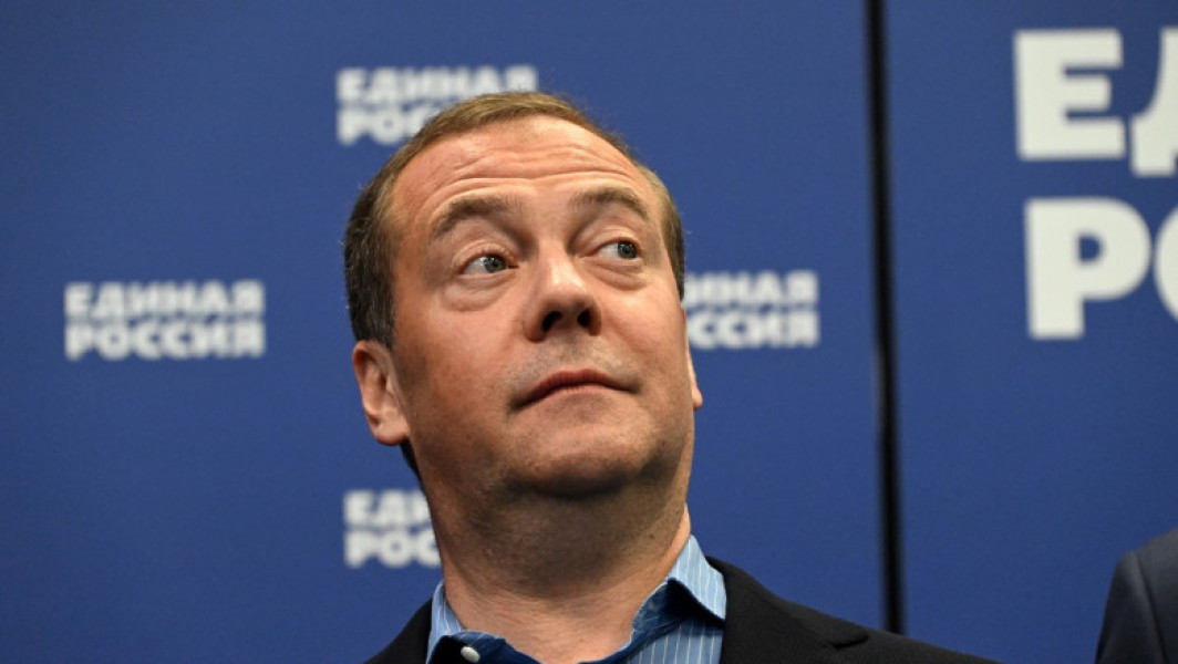 Dmitri Medvedev ironizează afirmațiile lui Donald Trump despre submarine nucleare lângă Rusia