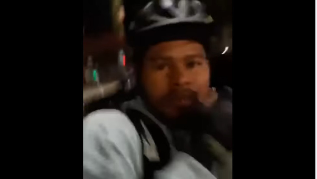 Tânărul care a agresat un livrator din Bangladesh a fost menținut în arest preventiv