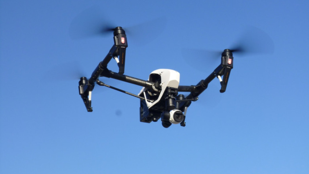 România ar putea folosi drone pentru depistarea construcțiilor nedeclarate din 2025