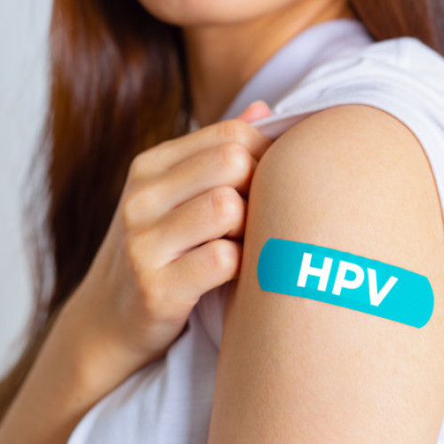 Vaccinarea gratuită anti-HPV, extinsă pentru tineri până la 26 de ani din octombrie