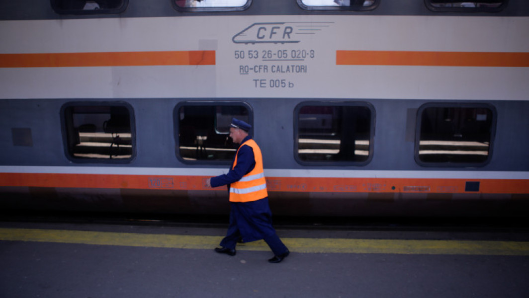 Trenurile electrice CFR Călători ar putea fi oprite din cauza restanțelor la plata energiei
