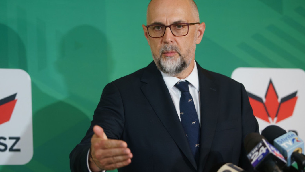 Comasarea va afecta rezultatul alegerilor, dar oamenii sunt la fel de deştepţi ca politicienii. Kelemen Hunor, preşedinte UDMR, explică la Digi24 impactul în studioul Politic.