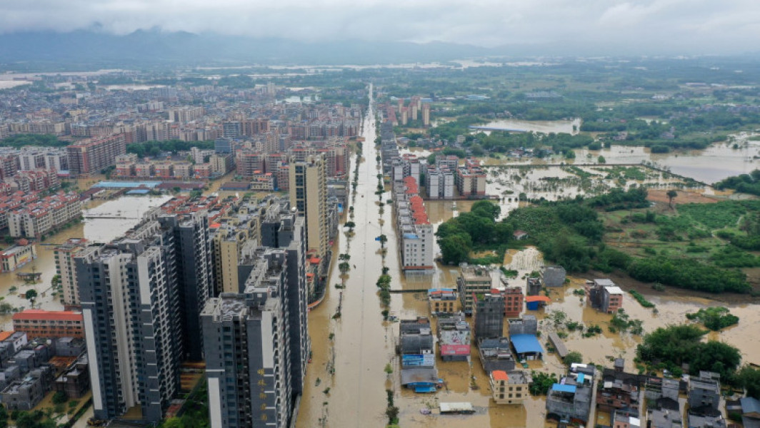Inundațiile secolului" în China: ploile torențiale fac ravagii în provincia Guangdong, 11 oameni dispăruți și 50.000 de evacuați.