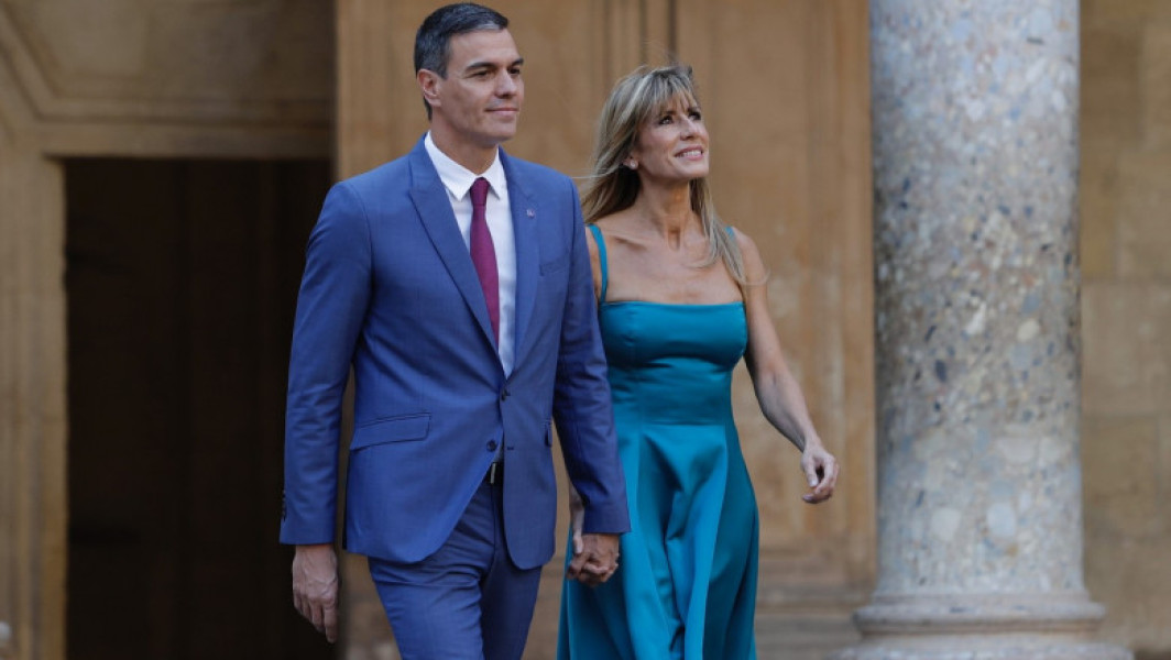 Pedro Sanchez a decis să nu demisioneze. Zeci de mii de spanioli i-au cerut, în stradă, să nu plece din funcția de prim-ministru
