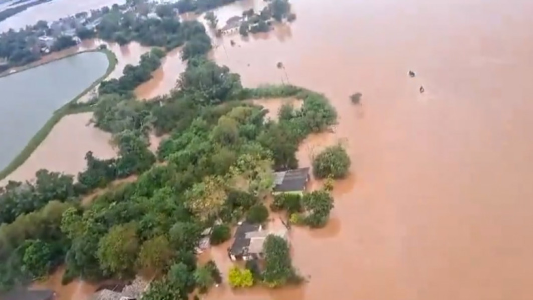 Dezastre naturale în Brazilia: Cinci victime și inundații devastatoare în statul Rio Grande do Sul din cauza furtunilor.