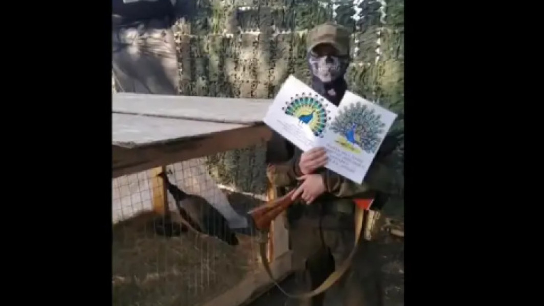 Grădina zoologică din Rusia trimite păuni soldaților ruși în Ucraina, dar postarea provoacă insulte la adresa lui Putin