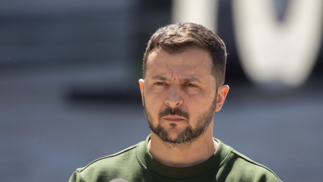 Ucraina, atacată masiv de către Rusia în aprilie. Zelenski: 300 de rachete, 300 de drone şi mii de bombe folosite