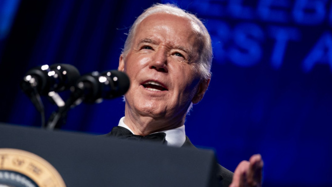 Biden ironizează datoriile lui Trump din procese: "Nu te pot ajuta, Don