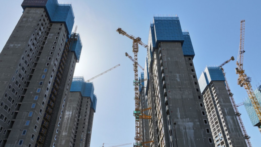 China dezvăluie măsuri „istorice” pentru stabilizarea pieței imobiliare aflată în criză. Expert: „Este un pas curajos”
