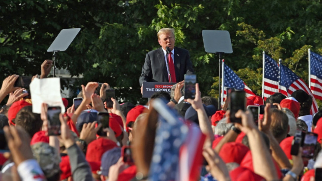 Trump susține că imigranţii ilegali din SUA „construiesc o armată” pentru a-i ataca pe americani. „Arată ca la vârsta de luptă”