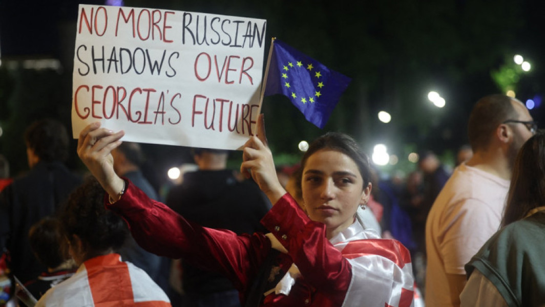 Circa 200 de ONG-uri din Georgia anunţă că nu se vor supune legii „influenţei străine”, asemănătoare cu cea adoptată de Rusia