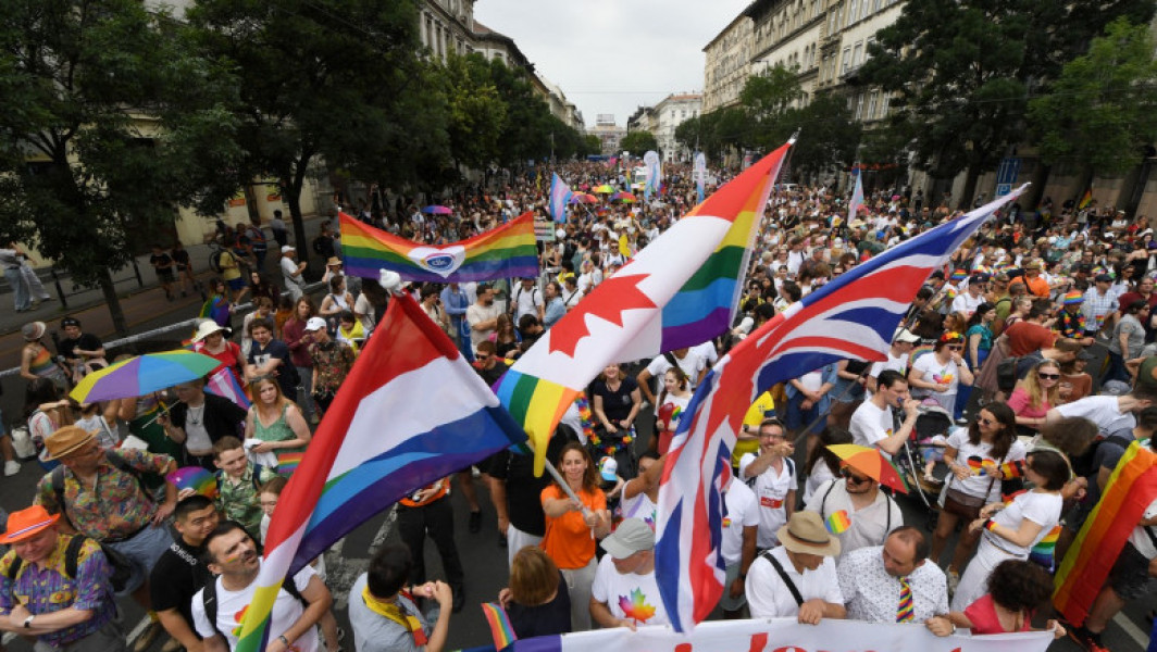 Mii de maghiari au sarbatorit parada anuala Budapest Pride si au protestat impotriva politicilor anti-LGBTQ+
