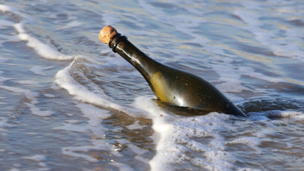 Patru pescari din Sri Lanka au murit după ce au băut un lichid necunoscut găsit pe mare