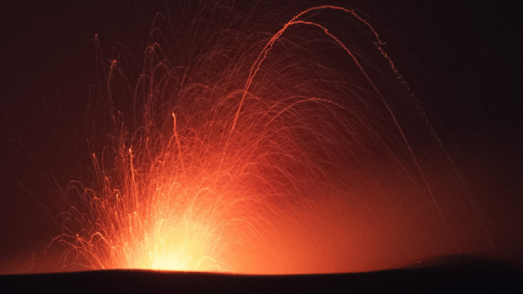 Doi vulcani din Italia au erupt simultan